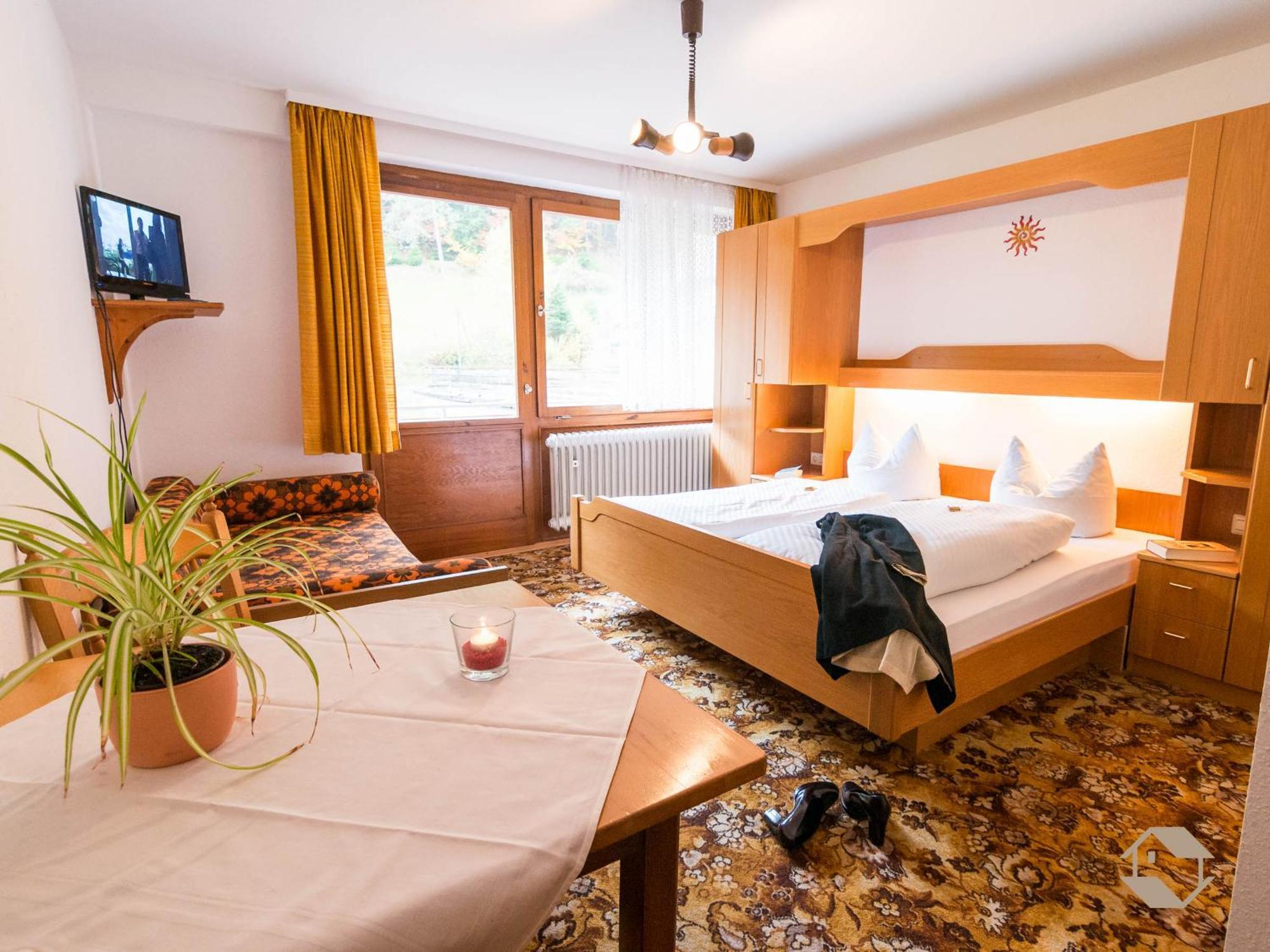 Enri Theater & Pension Bruderhaus Altensteig Room photo